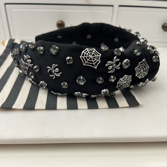 LELE SADOUGHI JET CRYSTAL HALLOWEEN SPIDER COBWEB KNOTTED HEADBAND NWT - Picture 9 of 9